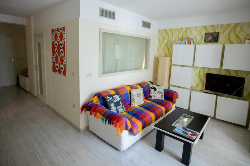 Down Town Tirana Apartment Center Exteriör bild